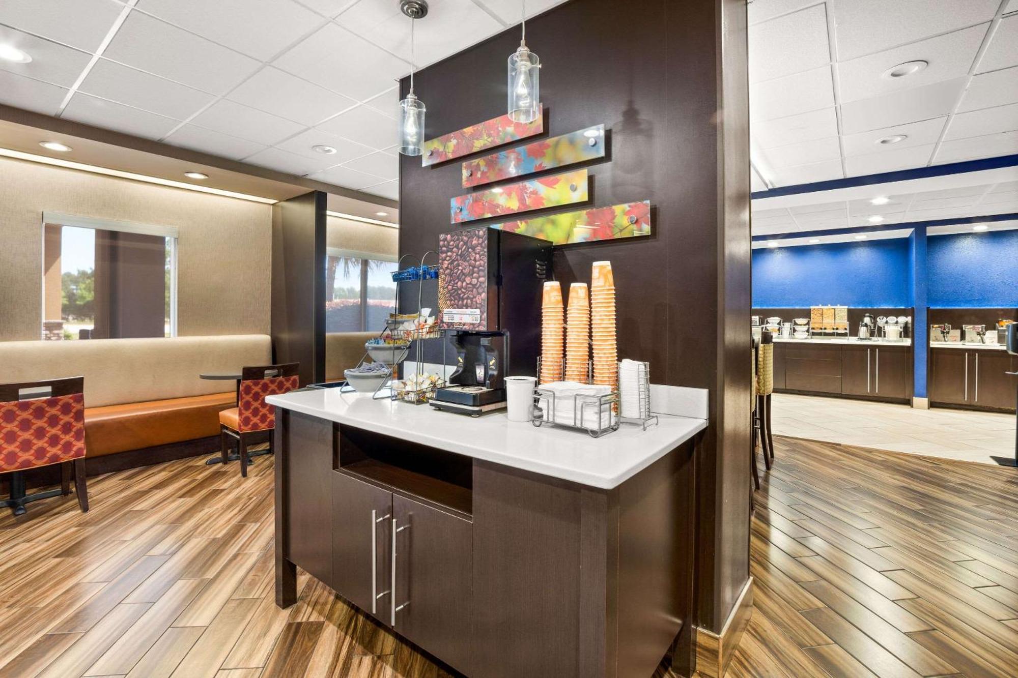 Comfort Suites Columbia At Harbison Exterior foto