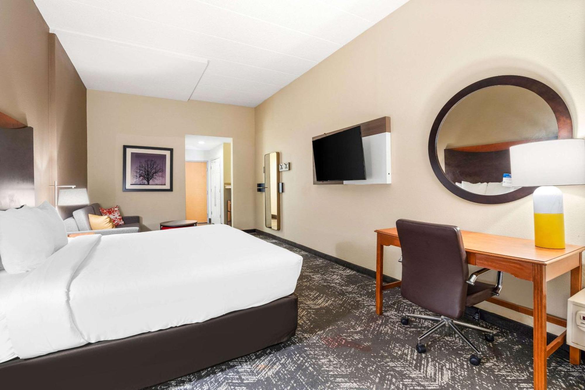 Comfort Suites Columbia At Harbison Exterior foto